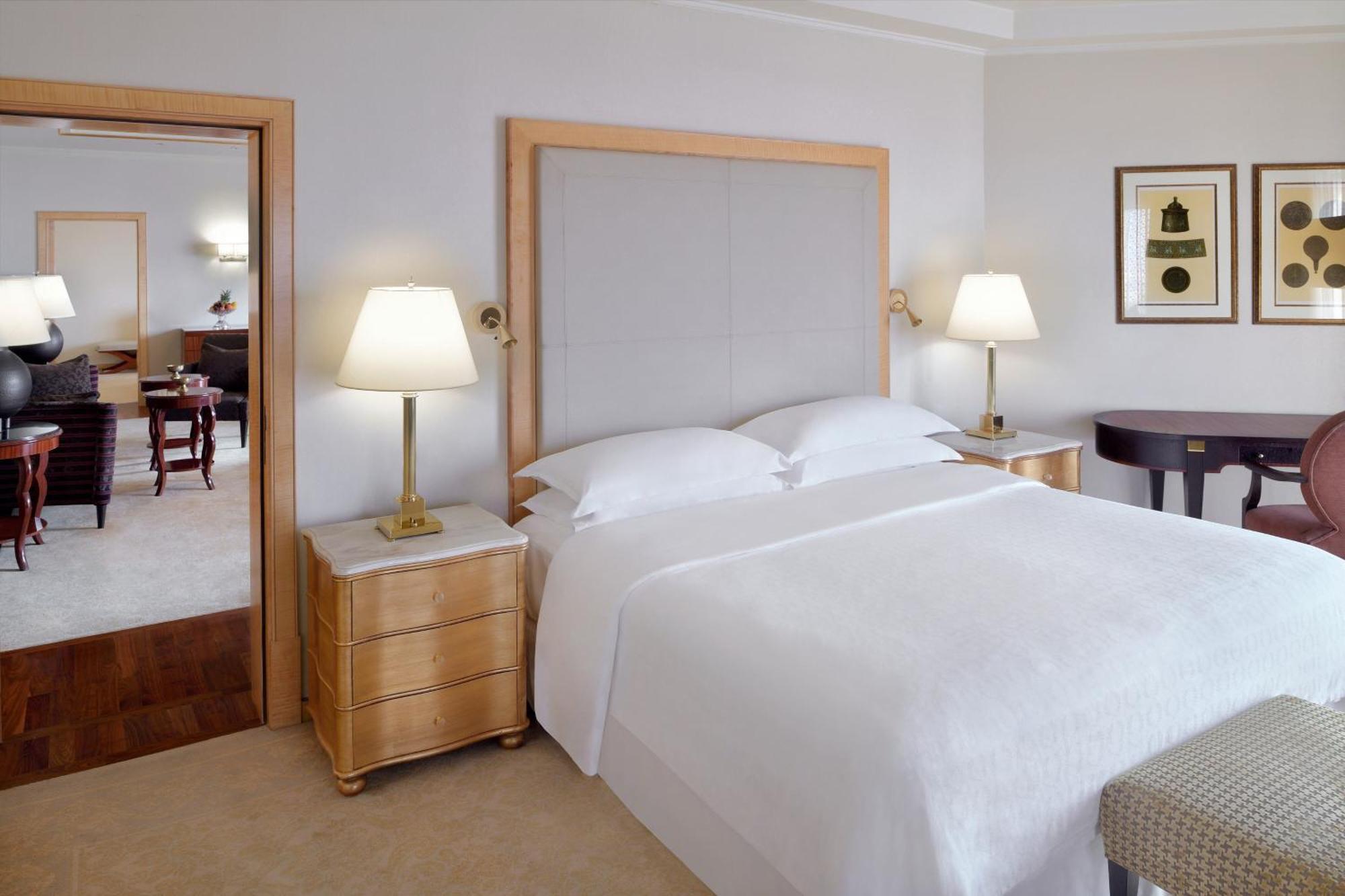 Sheraton Dammam Hotel & Convention Centre Exterior foto A bedroom at the Four Seasons Hotel