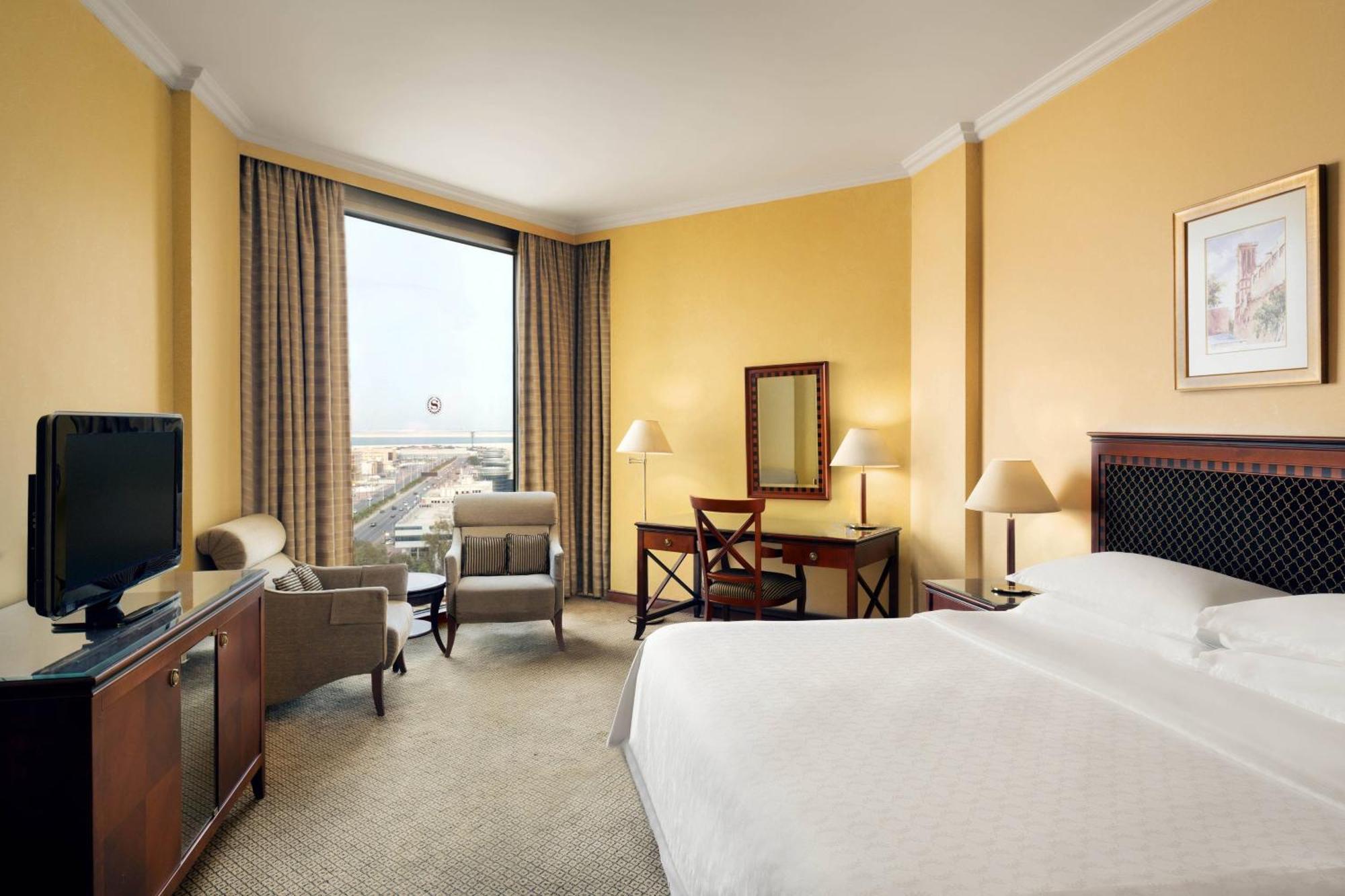 Sheraton Dammam Hotel & Convention Centre Exterior foto A guest room at the Hilton Athens